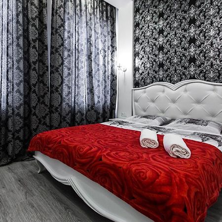Однокомнатная Форум-Центр Appartement Lviv Buitenkant foto