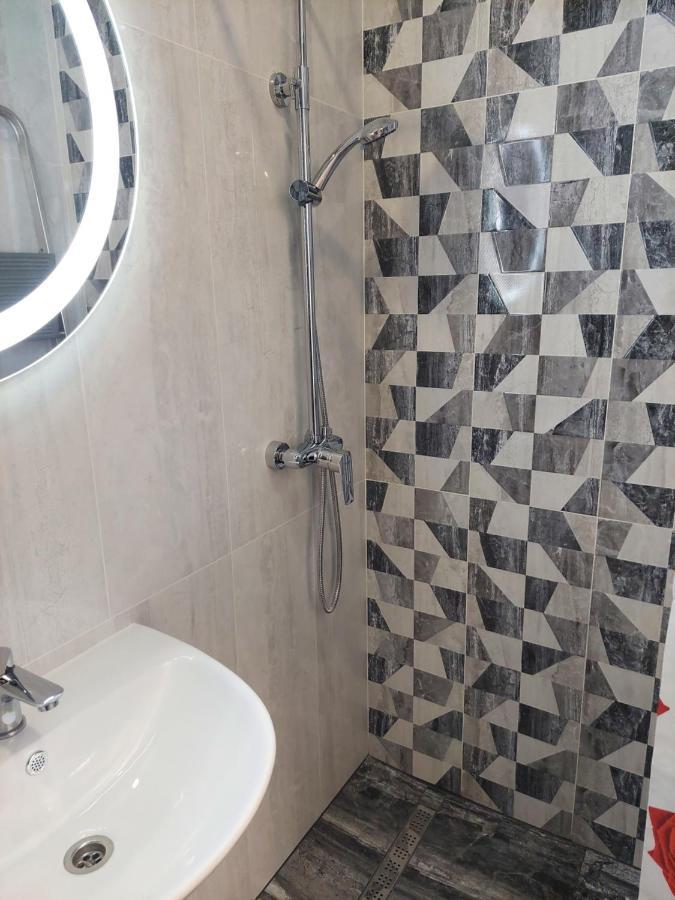 Однокомнатная Форум-Центр Appartement Lviv Buitenkant foto