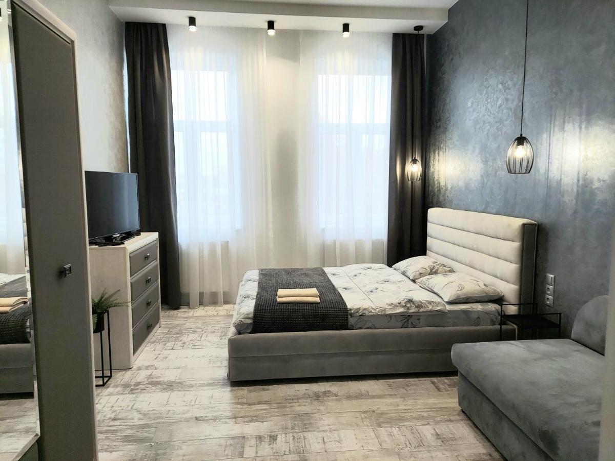 Однокомнатная Форум-Центр Appartement Lviv Buitenkant foto