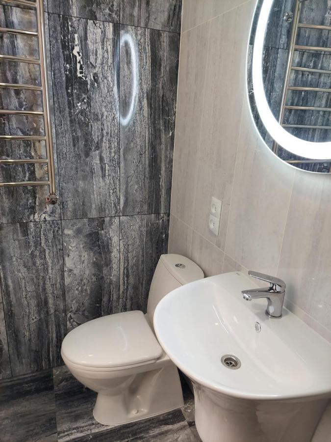 Однокомнатная Форум-Центр Appartement Lviv Buitenkant foto