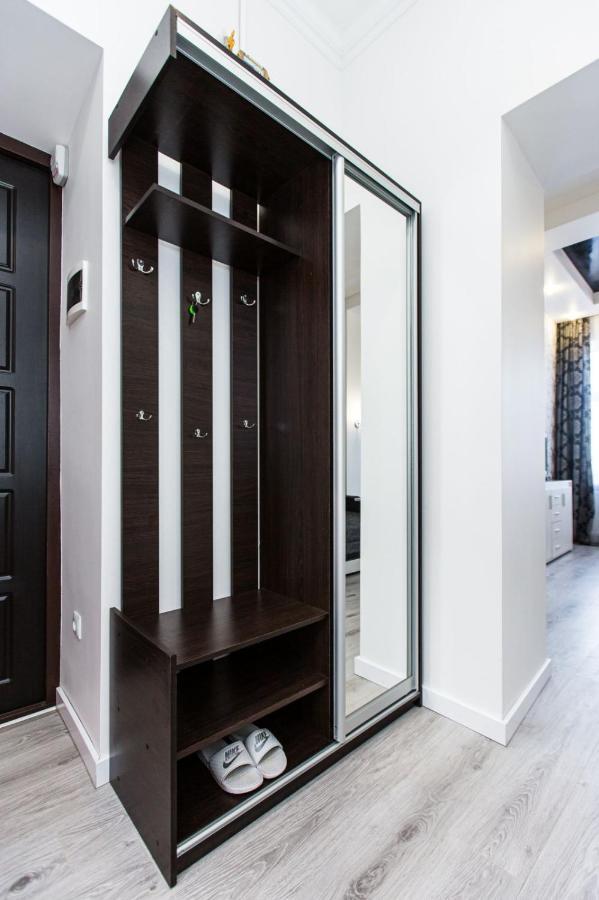Однокомнатная Форум-Центр Appartement Lviv Buitenkant foto