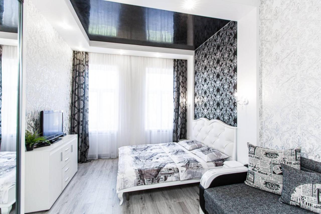 Однокомнатная Форум-Центр Appartement Lviv Buitenkant foto