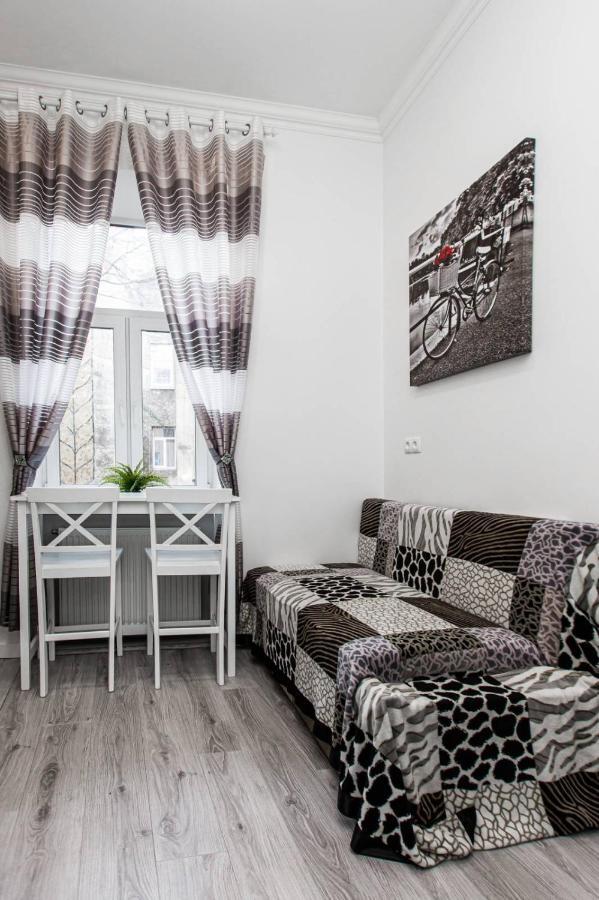 Однокомнатная Форум-Центр Appartement Lviv Buitenkant foto