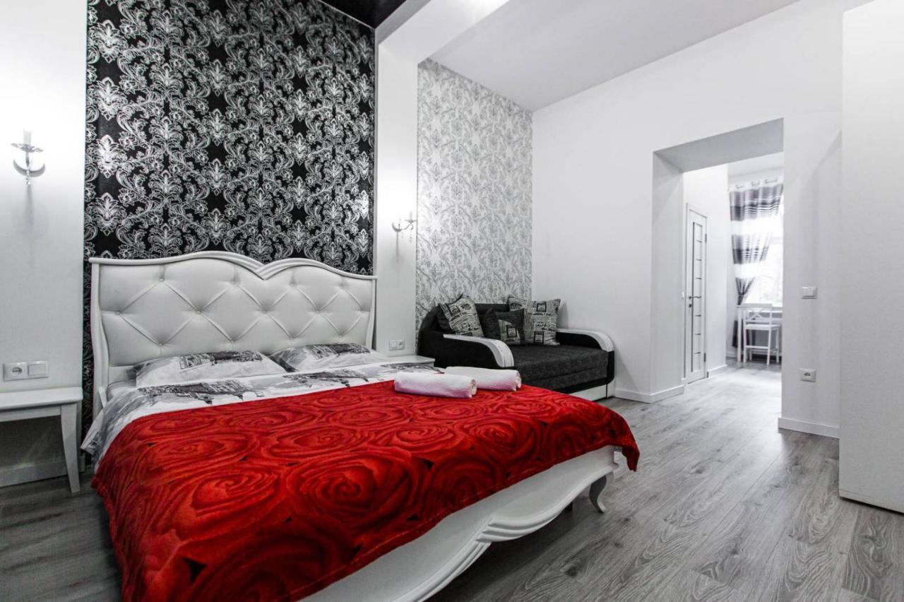 Однокомнатная Форум-Центр Appartement Lviv Buitenkant foto